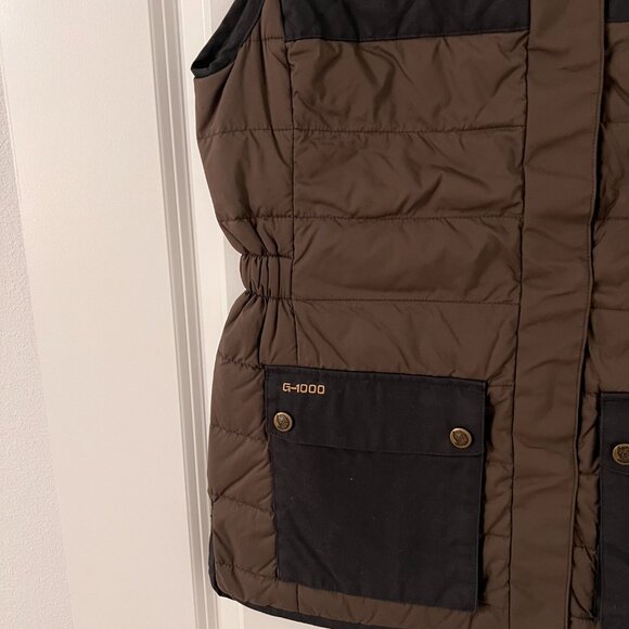 Fjallraven Sörmland Padded Vest in Dark Olive Green, ASO Kate Middleton - Picture 4 of 6